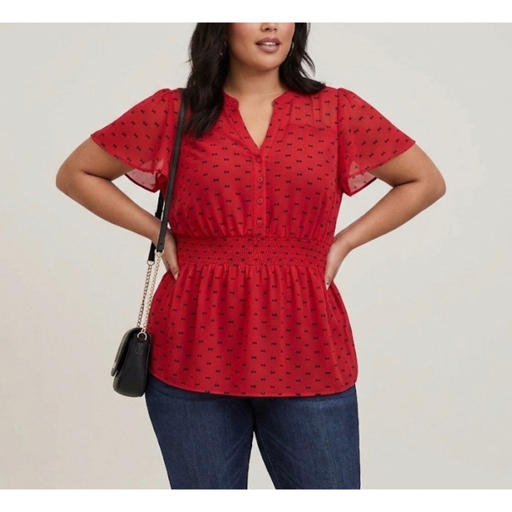 Torrid Sz 5X Bow Print Novelty Ruched Waist Flowy Blouse Top Feminine Romantic